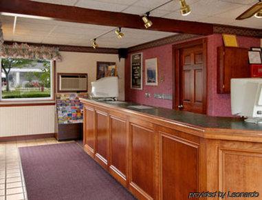 Super 8 Beachfront By Wyndham Mackinaw City, Mi Interieur foto